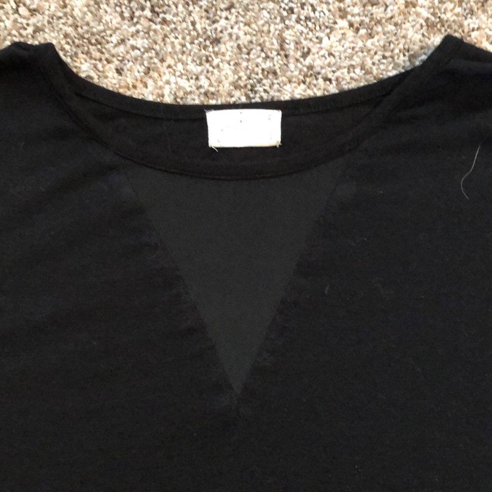 Mesh v cut tee